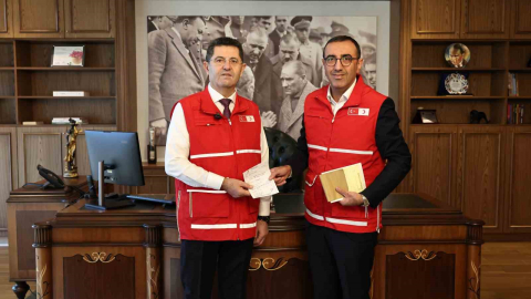 Çekmeköy Belediye Başkanı Orhan Çerkez ve eşinden Gazze’ye destek