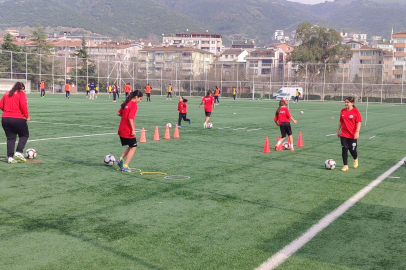 Körfez’in kızları şampiyonluk için hazırlanıyor