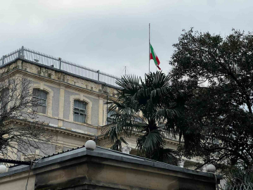 İran Başkonsolosluğu’nda bayrak yarıya indirildi