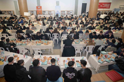 Esenyurt’ta gençlerle iftar buluşması