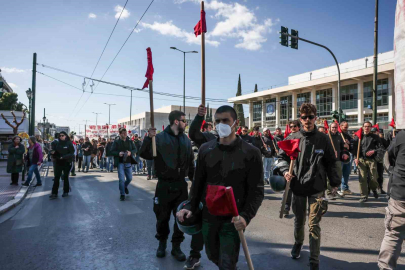 Yunanistan’da ABD ve İsrail’in İran’a yönelik saldırıları protesto edildi