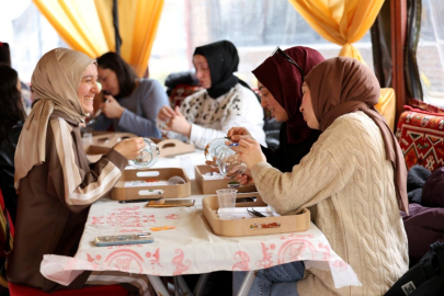 Kartepe'de kurulan otağ çadırında geleneksel sanatlar yaşatılıyor
