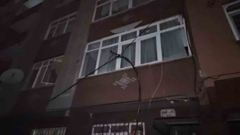 Şişli’de elektrik direğindeki patlama motorlara sıçradı