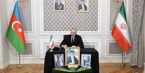 Aliyev’den İran Büyükelçiliği’ne "Hamaney için başsağlığı" ziyareti