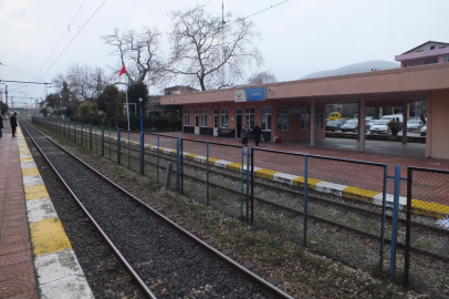 YHT’nin Önüne Atladı! Tren Raylarında Hayatını Kaybetti