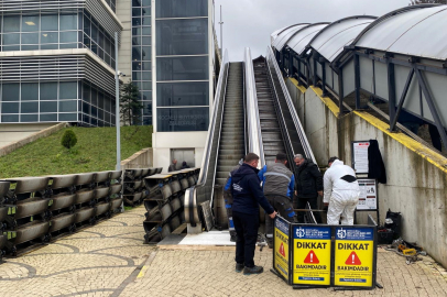 Yürüyen merdiven ve asansörlerde periyodik bakım sürüyor