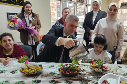 Gölcük'te engelli bireyler teraryum atölyesinde buluştu