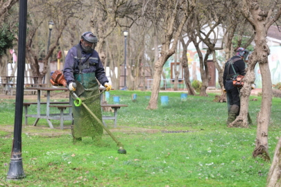 Kartepe'de park ve yürüyüş yollarında bahar temizliği çalışması