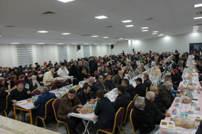 Uzuntarla'da ilçe protokolü ve vatandaşlar iftar sofrasında bir araya geldi
