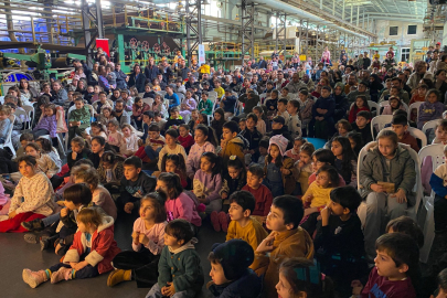 Çocuklar geleneksel gölge gösterisi ile eğlenceli anlar yaşadı