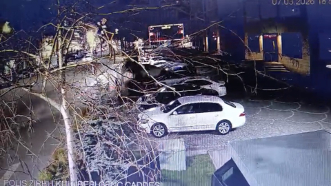 Bingöl’de 4 kişinin yaralandığı kaza kamerada