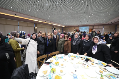 Başkan Büyükakın ve Eşi AK Partili Kadınlarla “Kardeşlik İftarı”nda Buluştu