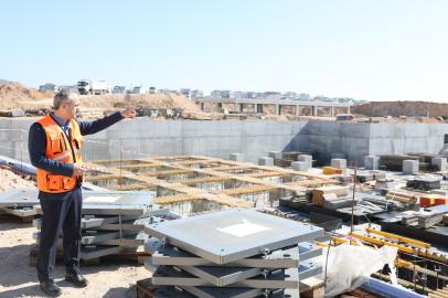 Çayırova Devlet Hastanesi inşaatında deprem izolatörlerinin montajına başlandı