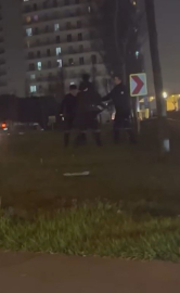 Telefon çalan adam E-5’e kaçtı, bekçiler minibüse binerek kovaladı