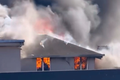 Şehir Merkezinde Yangın Alarmı: Depodan Yükselen Yoğun Duman Korkuttu