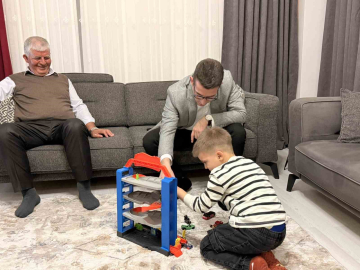 Kaymakam Kaptanoğlu Mardin’de şehit düşen Ergin’in ailesiyle iftar sofrasında buluştu