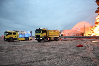 İran, Bahreyn’de yakıt tanklarını vurdu