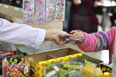 Okula Giden Öğrencilere Her Ay 2 Bin TL: Kantin Kartı Uygulaması Geliyor