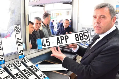 Vatandaş Yanlış Anladı, Ortalık Karıştı! APP yazan plakaları da iade etti