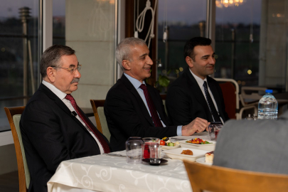 Gölbaşı ilçe erkanı iftarda bir araya geldi