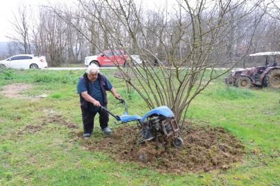 Kocaeli'de hibeli gübrelerini alan çiftçiler tarlada mesaiye başladı