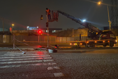 Kocaeli'de işçi servisi ile otomobil çarpıştı: 11 yaralı