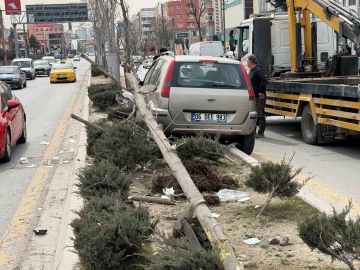 Ankara’da bir araç, yayalara çarptı: 1’i ağır, 2 yaralı