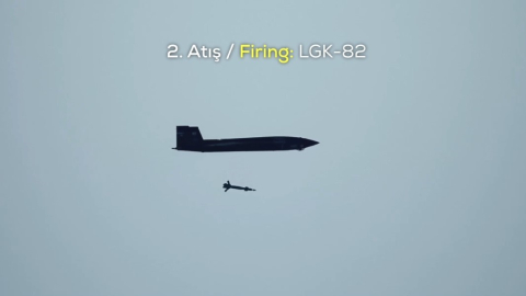 Bayraktar KIZILELMA LGK-82 ve TEBER-82 mühimmatlarıyla hedefi tam isabetle vurdu