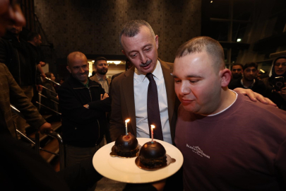 Arif'e iftar sofrasında sürpriz doğum günü