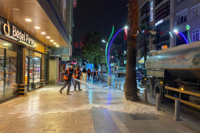 Çayırova'da bayram öncesi cadde ve sokaklar yıkanıyor