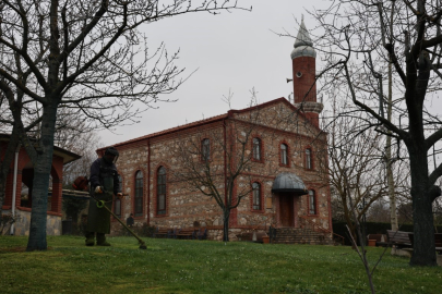 Kartepe'de bayram öncesi camilerde temizlik çalışması yapıldı
