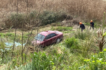 Kocaeli D-100'de Akılalmaz Kaza: Frenine Bakmak İçin İndi, Aracı Uçuruma Yuvarlandı!
