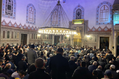 Kocaeli’de Kadir Gecesi Coşkusu: Camiler Doldu, Dualar Semaya Yükseldi