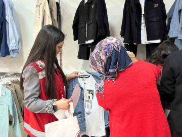 Sincan Belediyesi bin 500 çocuğa bayramlık hediye etti