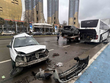 Kartal Sahili’nde zincirleme kaza: 1’i ağır 3 yaralı