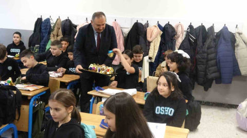 Pendik’te ara tatil sonrası ilk ders zili bayram coşkusuyla çaldı