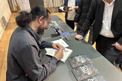 Politik kurgu romanı "Operasyon Altın Kubbe" tanıtıldı
