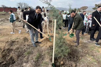 Ayvacık’ta 1500 fidan toprakla buluşturuldu
