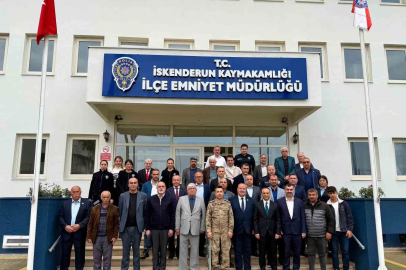 İskenderun’da muhtarlar, huzurlu yaşam için jandarma ve emniyete teşekkür etti
