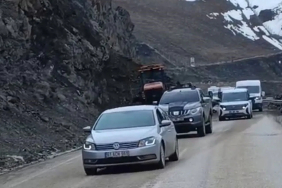 Yüksekova yolu trafiğe kapatılıyor
