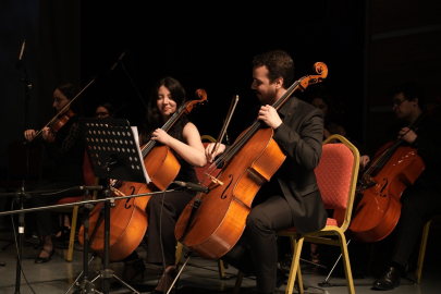 Kocaeli Orkestrası, Toygar Işıklı dizi müziklerini izleyiciyle buluşturdu