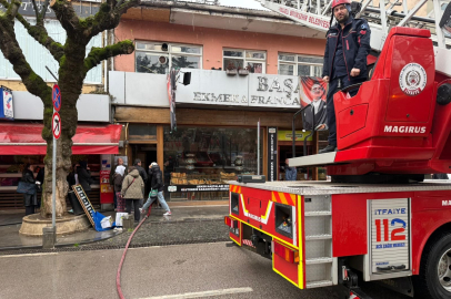 Kocaeli İzmit’te Fırın Yangını: 3 Kişi Dumandan Etkilendi