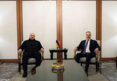 Dışişleri Bakanı Hakan Fidan, Ukrayna Milli Güvenlik ve Savunma Konseyi Sekreteri Rüstem Umerov ile Ankara’da bir araya geldi.