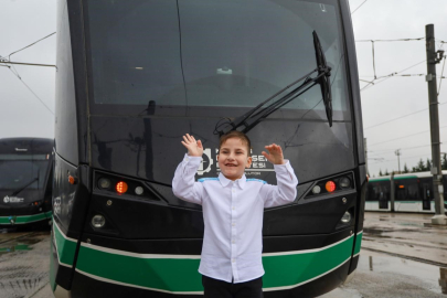 Kocaeli'de tramvay tutkunu 6 yaşındaki Muhammet Enes'in hayali gerçeğe dönüştü