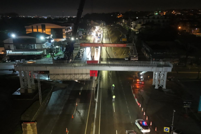 Başiskele Kavşağı’nda ‘78 tonluk’ gece mesaisi