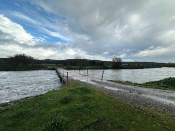 Ayvacık’ta şiddetli yağış etkili oldu