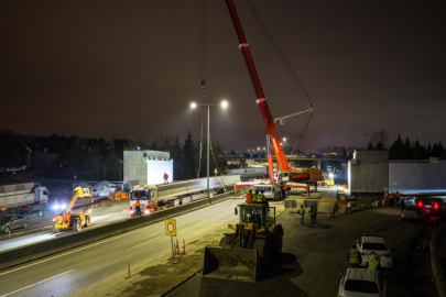 Kocaeli’de Dev Operasyon: 700 Tonluk Vinçle 9 Saatte Köprü Kirişleri Yerleştirildi