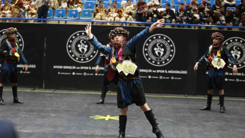 Aydın’da halk oyunları şöleni yaşandı