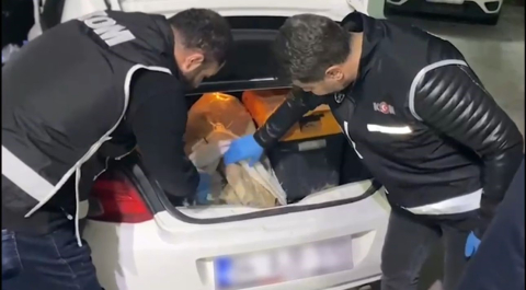 Edirne’de yurt dışına kaçırılmak istenen 2 bin yıllık heykel ele geçirildi