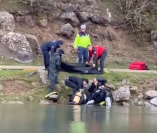 Balık tutmaya gittiği gölette boğuldu